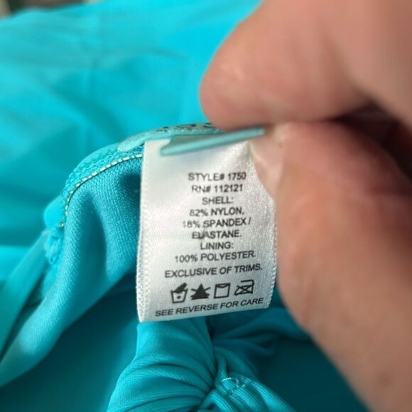 Spanx Love your Assets Swim Top Small Adjustable Straps shirring on sides - Picture 6 of 6